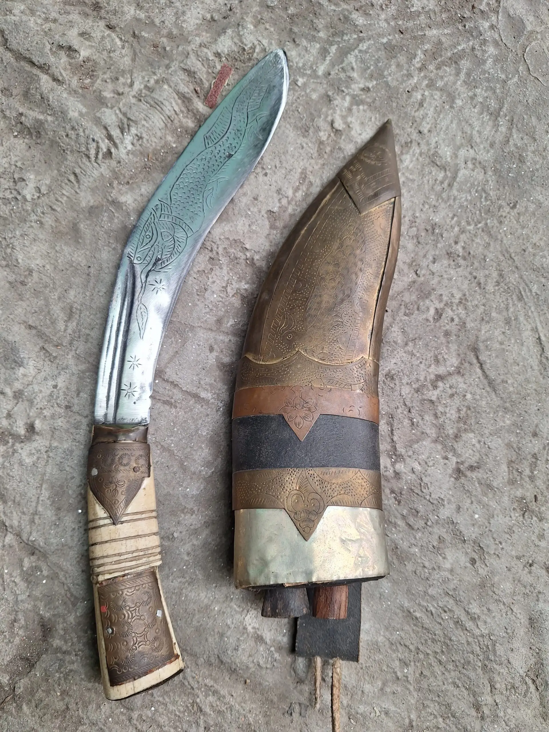 Bone-handle-full-pata-khukuri